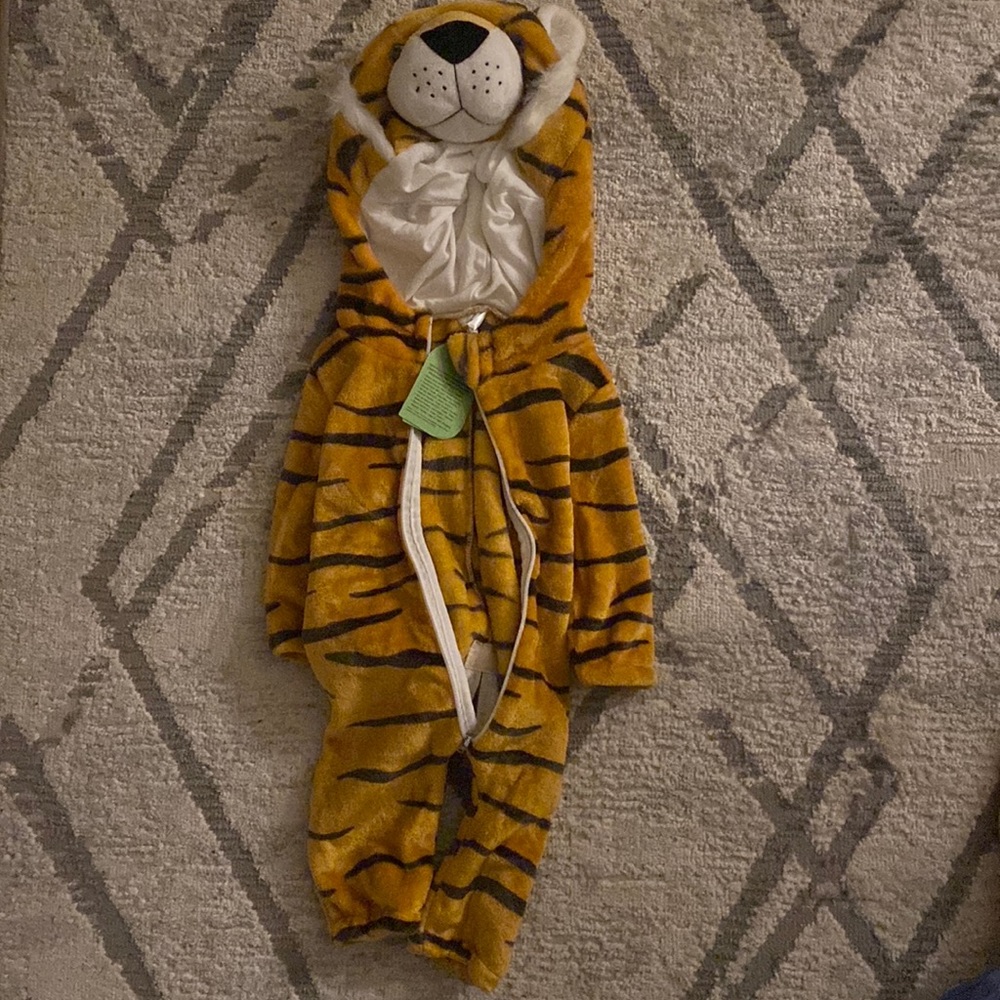 NWT Michele brand baby tiger outfit